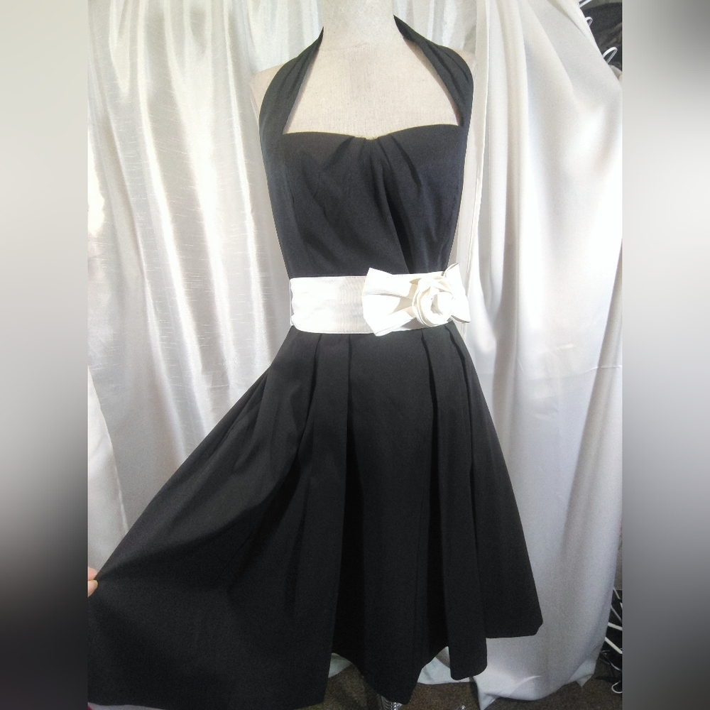 White House Black Fit+Flare,Strapless Halter Midi Dress Black/White Belt,ZipUp,8